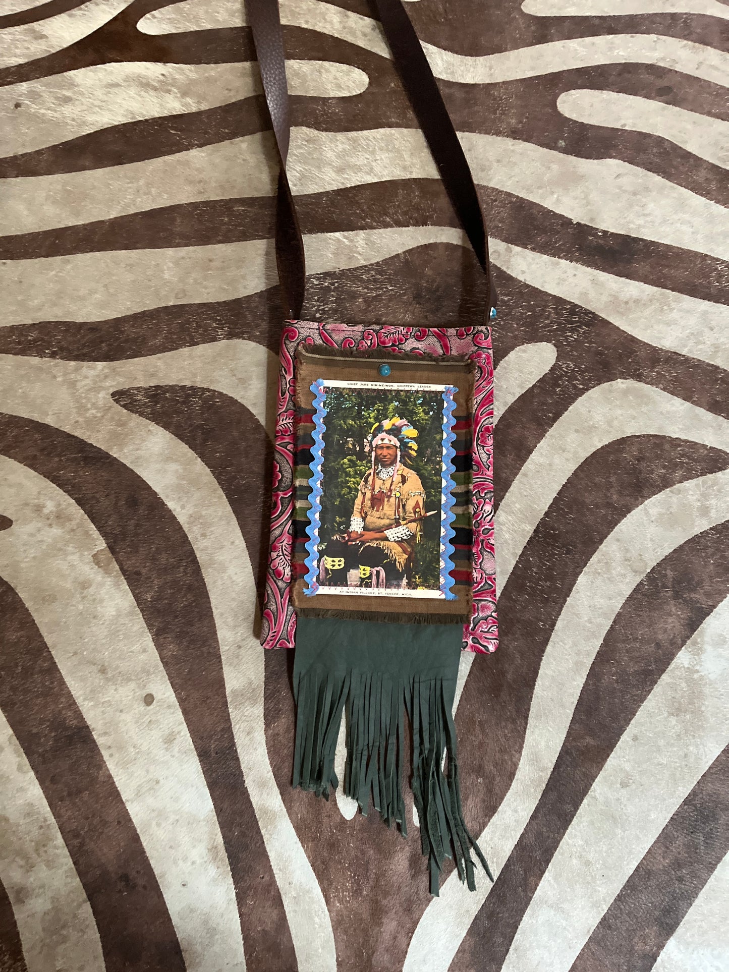 RS crossbody Chief Jake