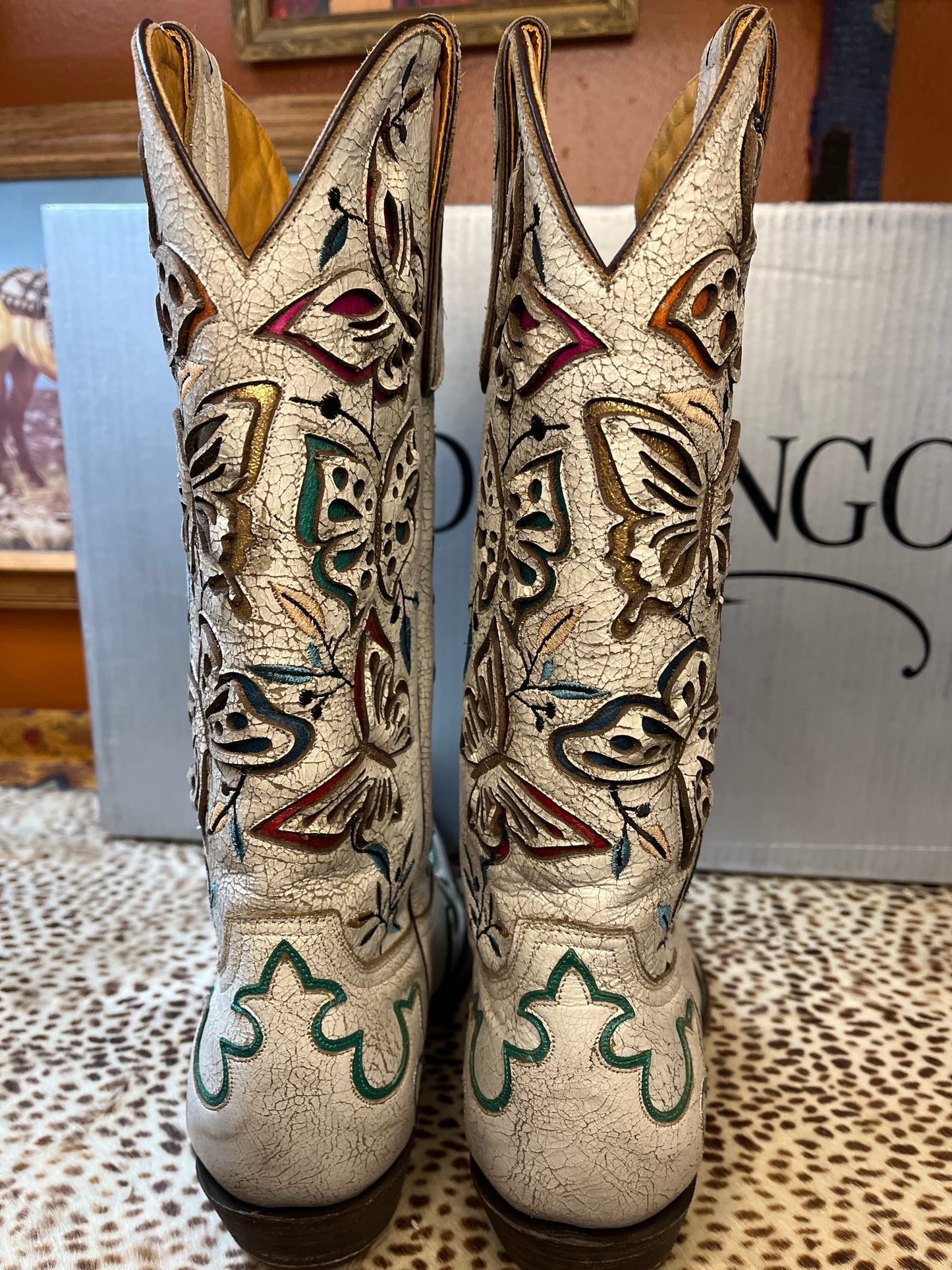 Amadis 13β taupe size 9