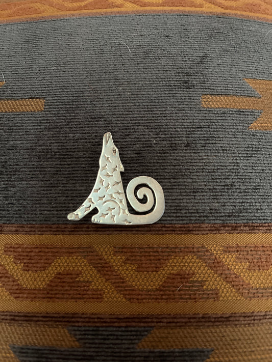 RL coyote pin