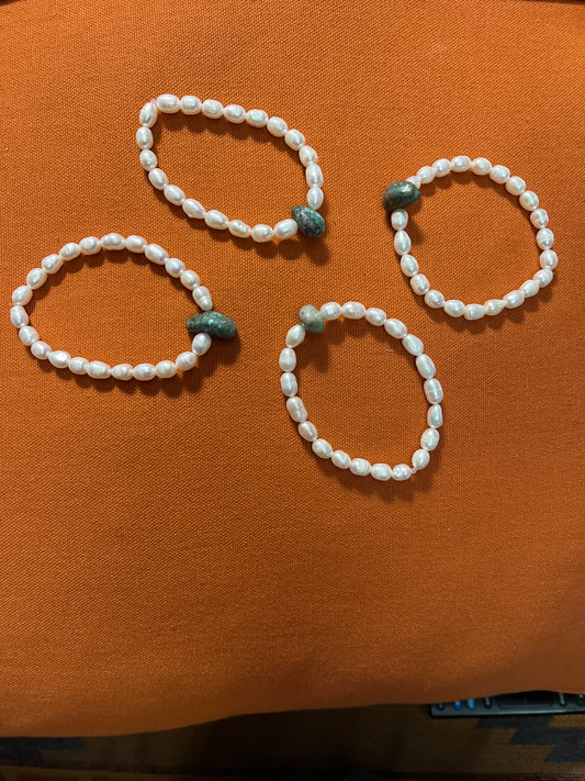 Pearl turquoise stretch bracelet