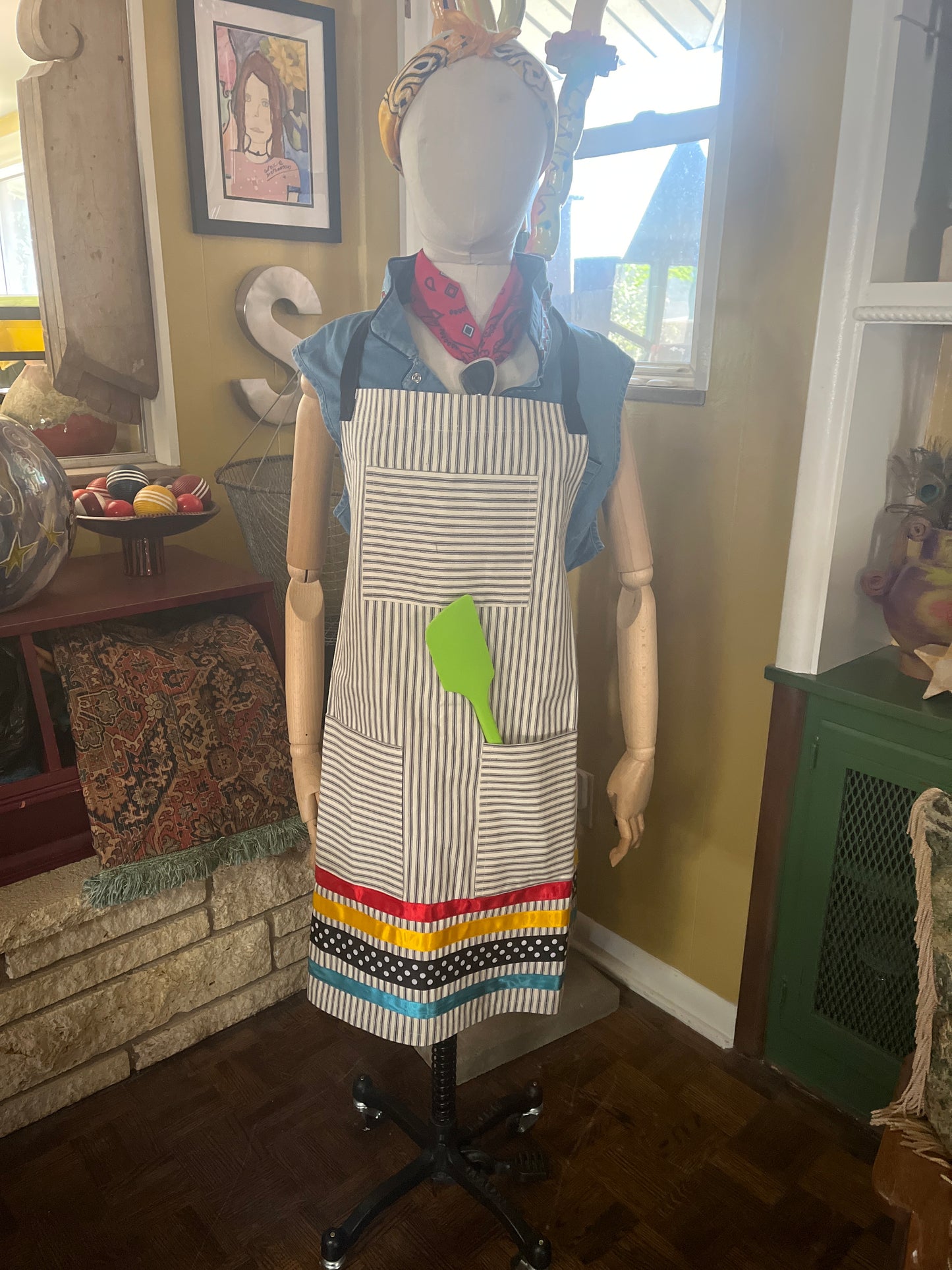 Ribbon apron